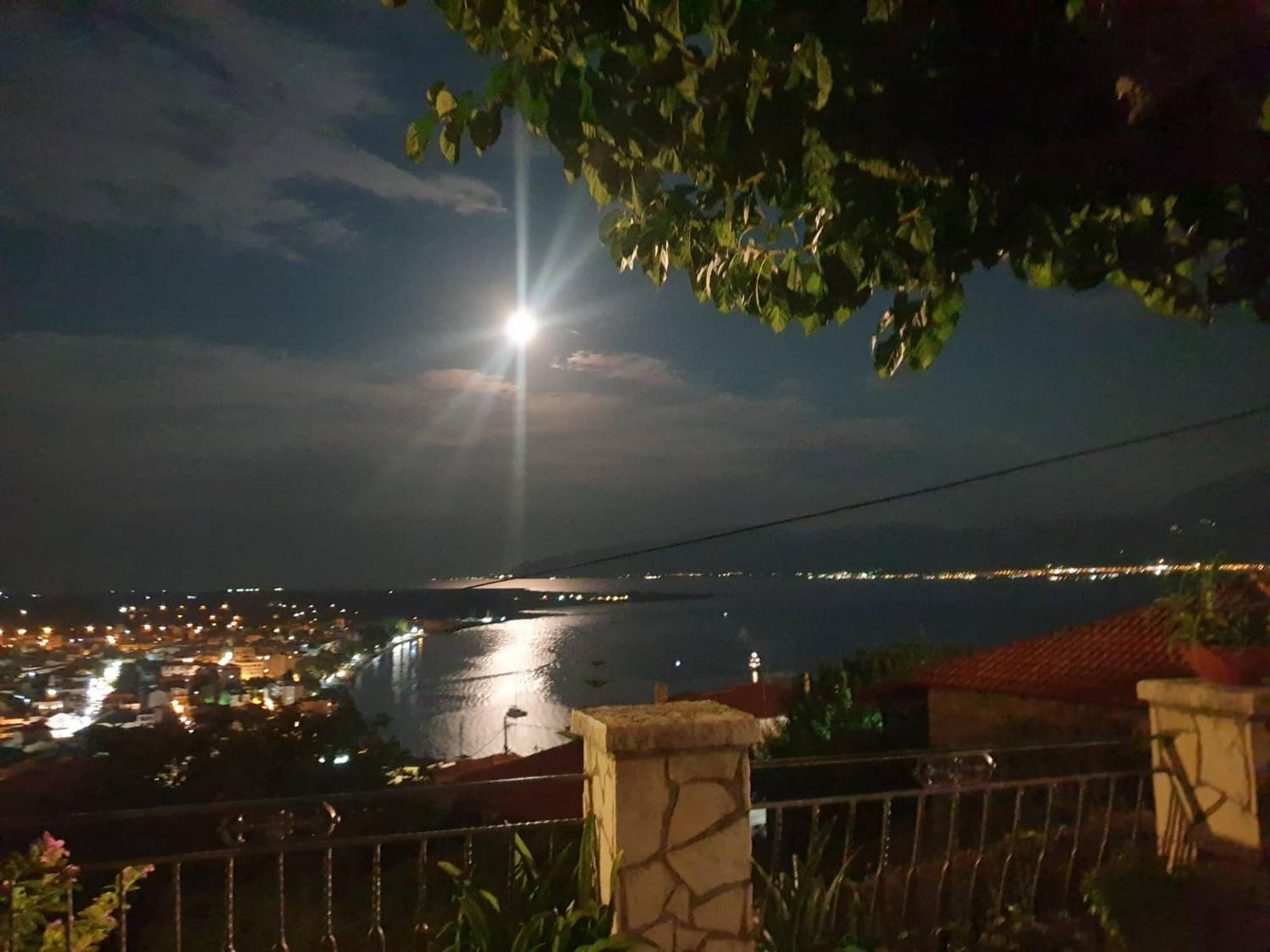 View By The Castle Nafpaktos Villa Exterior photo