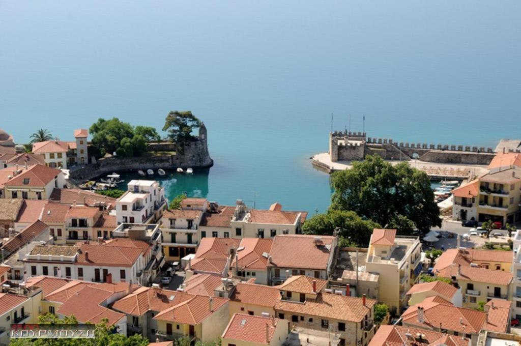 View By The Castle Nafpaktos Villa Exterior photo